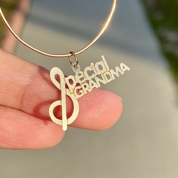 Cute Dainty "Special Grandma' Pendant / Charm 14K Real Gold - Picture 5 of 9